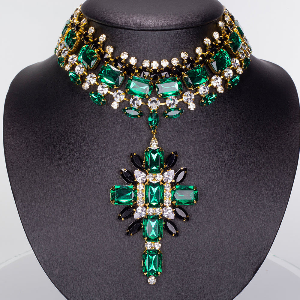 Arany tónusú Emporia Ötvözetű Szett Zöld Emporia® Kristállyal és Fehér Emporia® Kristállyal ( Nyaklánc+Fülbevaló )