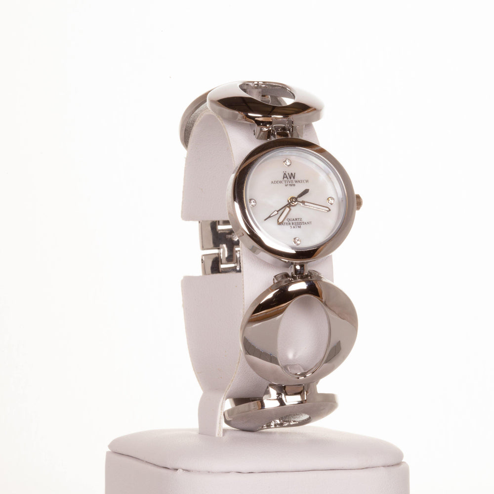 AW ezüst színű női óra végtelen szimbólomú szíjjal és 4 kvrackristállyal - Multilady.hu